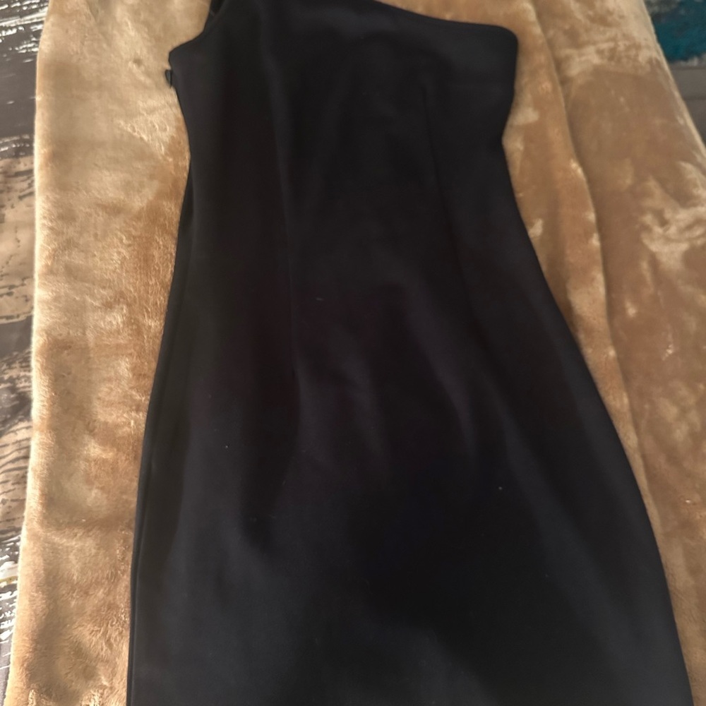 Elegant Black One-Shoulder Dress